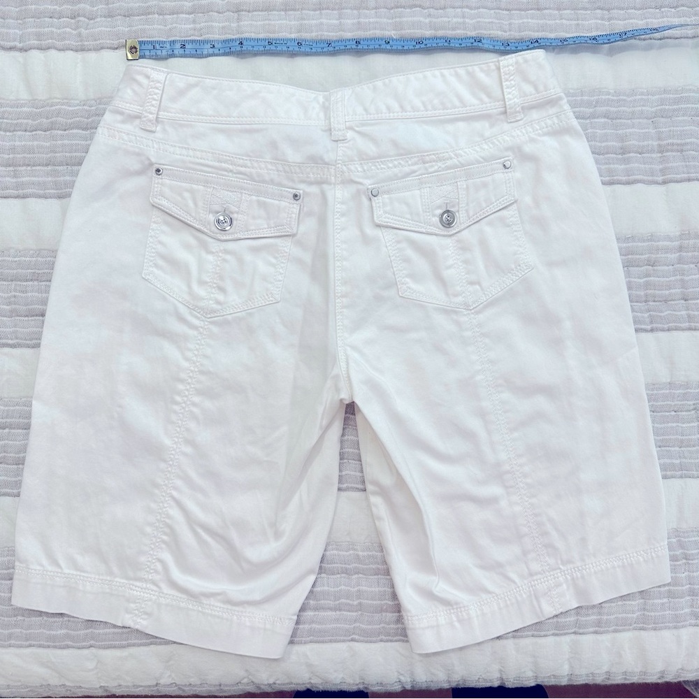 White House Black Market White Bermuda Shorts Size 4 9” Inseam - Picture 2 of 3